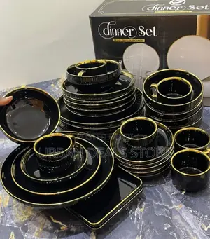 Beautiful 32pcs Black Dinner Set