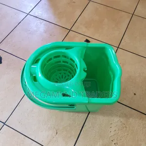 Bucket for Mopping / Plastic Mop Bucket