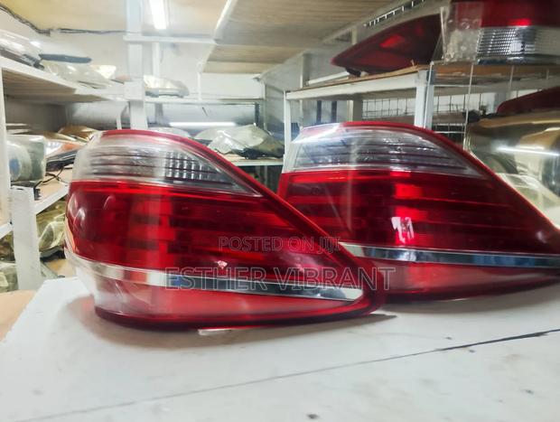 Toyota Crown Royal 2014 Backlights