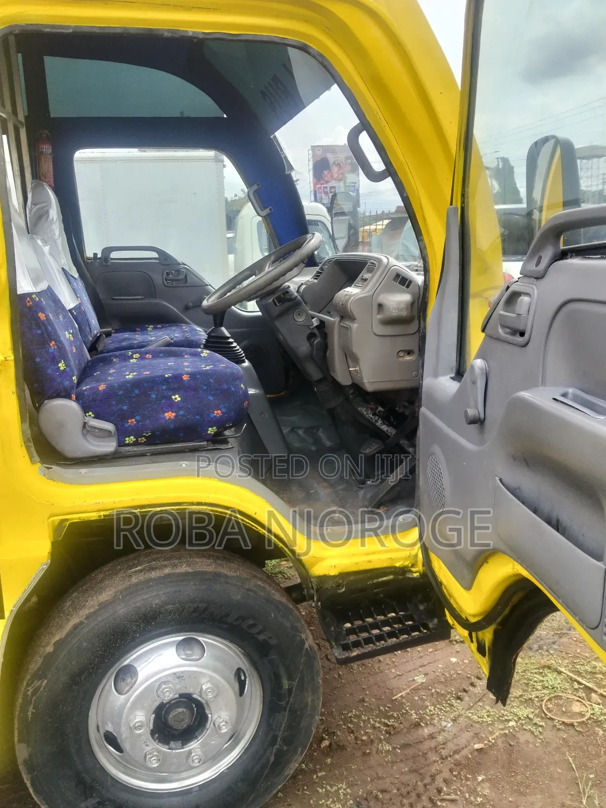 Isuzu NQR 2015 Yellow