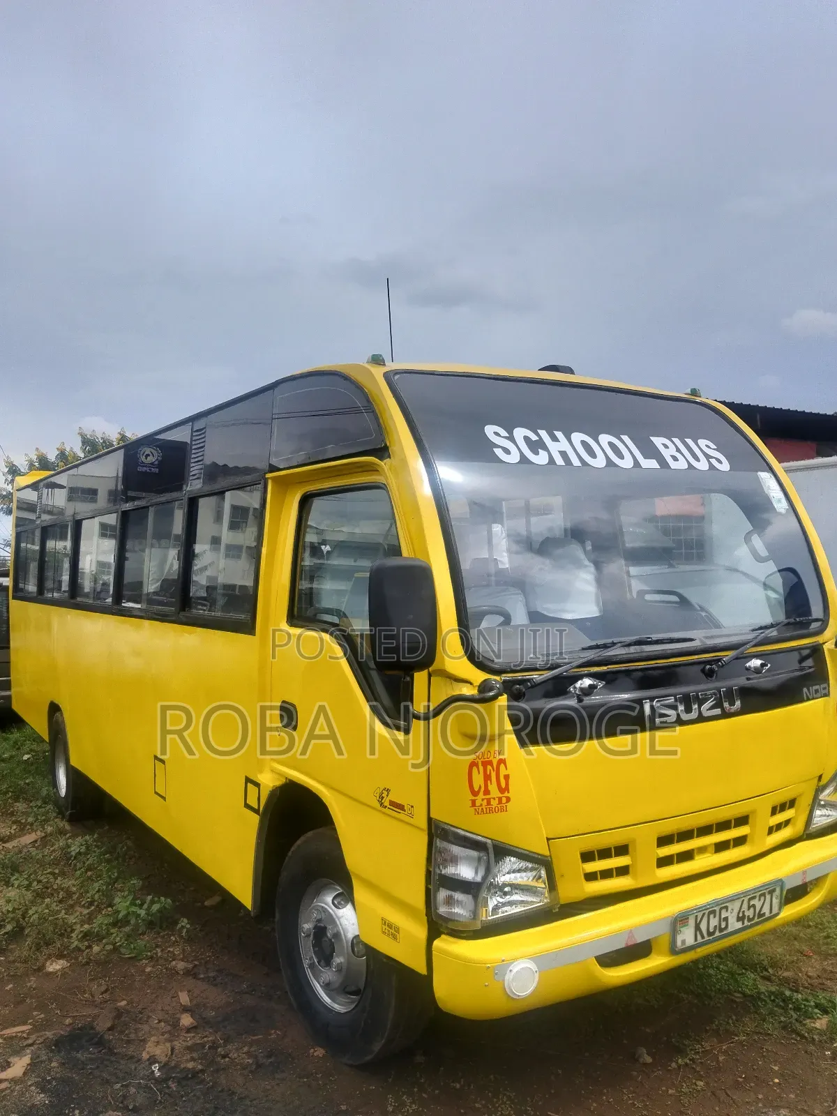 Isuzu NQR 2015 Yellow