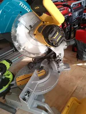 Sliding Miter Saw