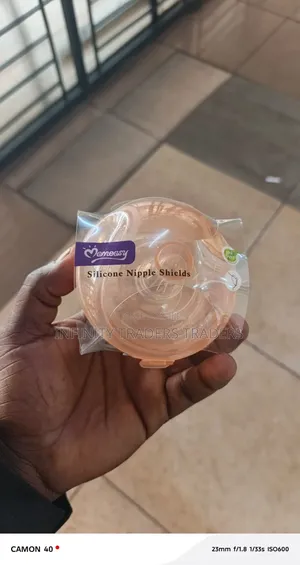 Momeasy Silicone Nipple Shield in Bpa Case