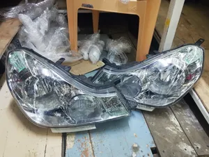 Nissan Wingroad Y12 Headlights
