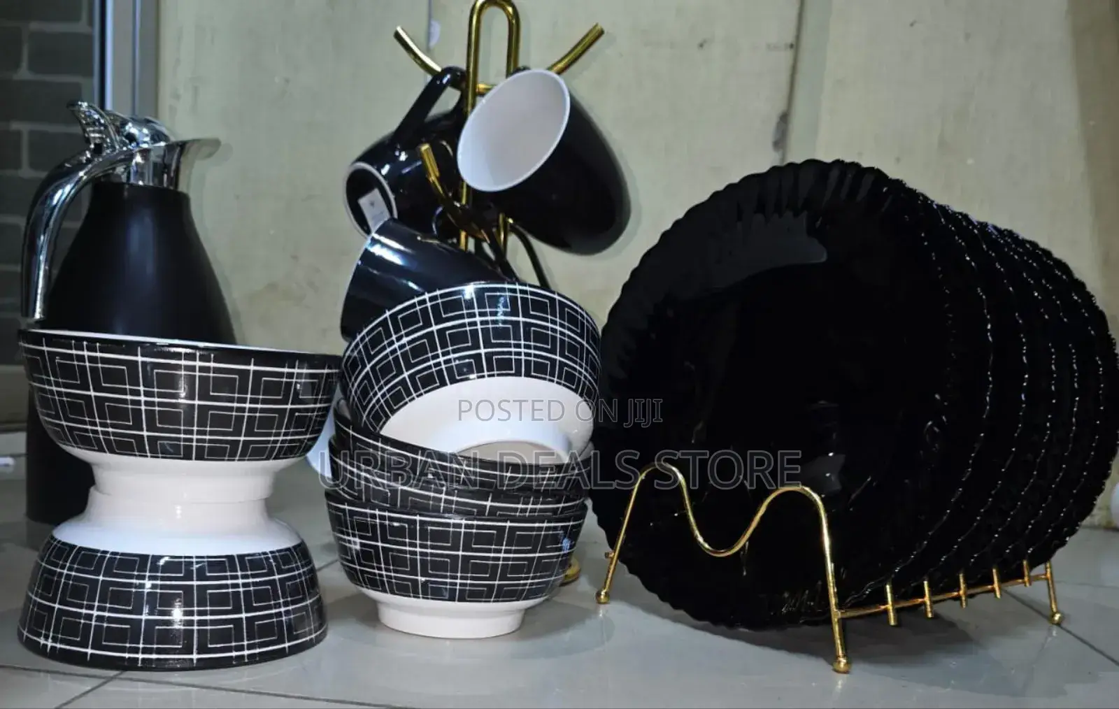 Quality Breakfast Sets 
19 PCS Dinner Sets