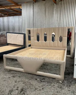 Entertaining Bold 5 by 6 Mirrored Bed