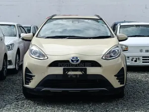 Toyota Aqua 2018 Beige