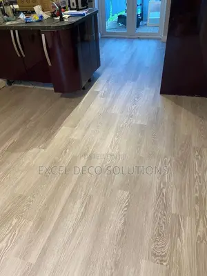 Dry Back LVT Elegant Wood Finish Vinyl Flooring