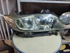Toyota Vanguard Headlights