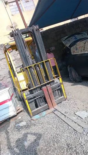 Forklift Available for Lifting Services