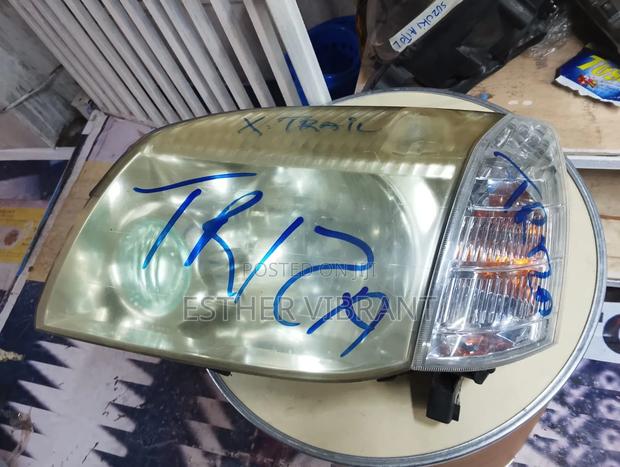 Nissan Xtrail Nt30 Headlights