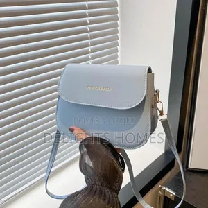 Simple Saddle Sling Bag_re
