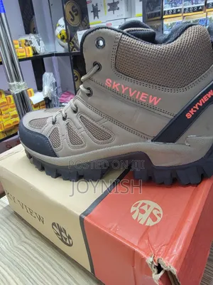 Hikng Boot Sky View