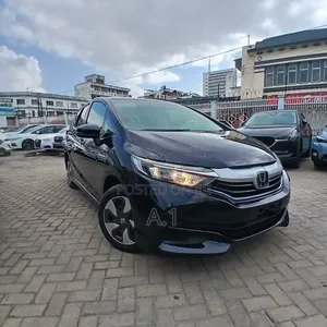 Honda Fit Shuttle 1.5 Hybrid 2WD 2018 Blue