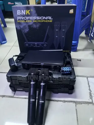 BNK Professional Wireless Microphone System 902