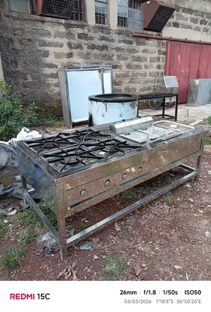 Deep Fryer Combined With Gas Cooker 4 Burners