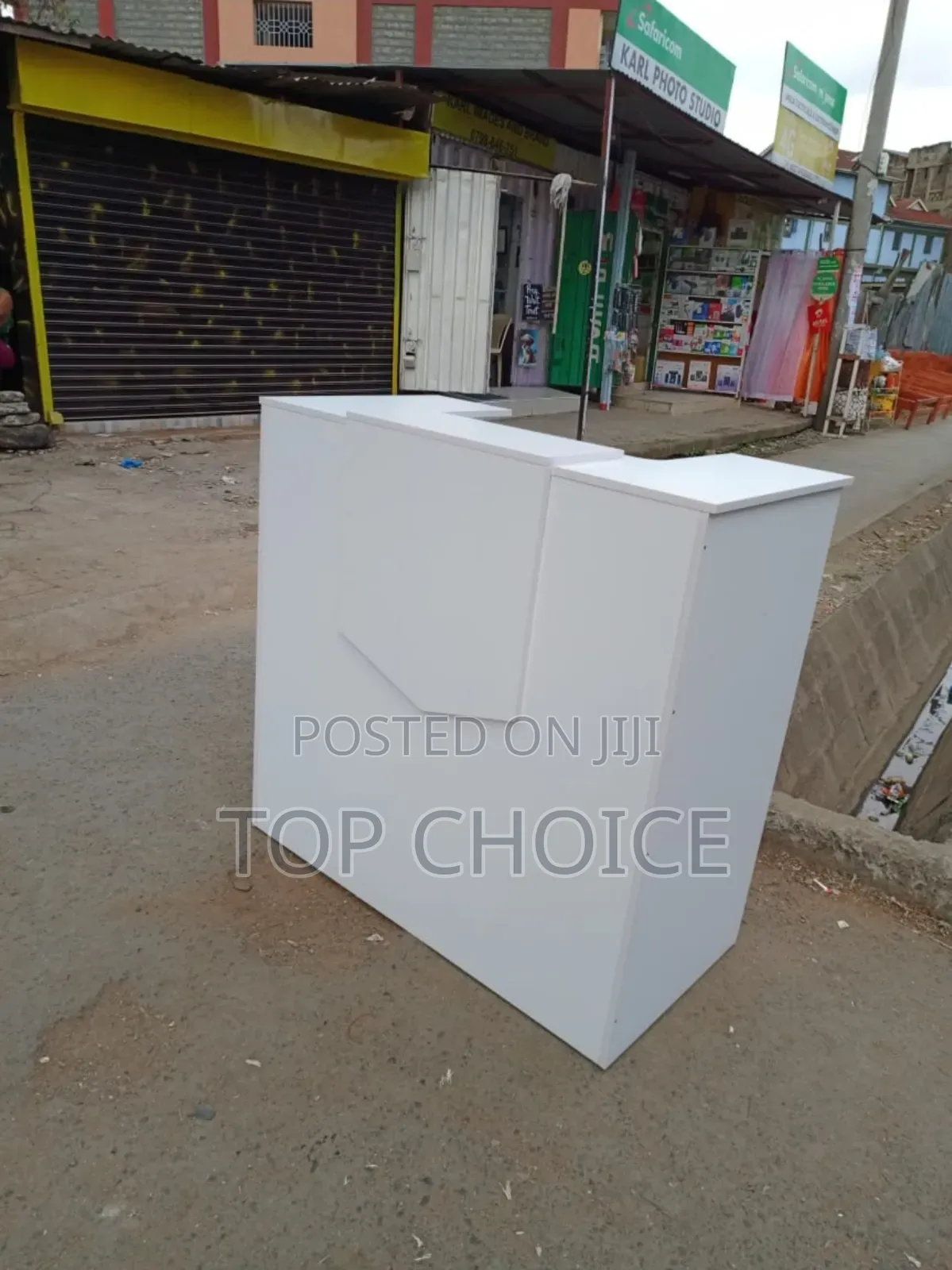 Custom Design - 1.2m Receptionist Table