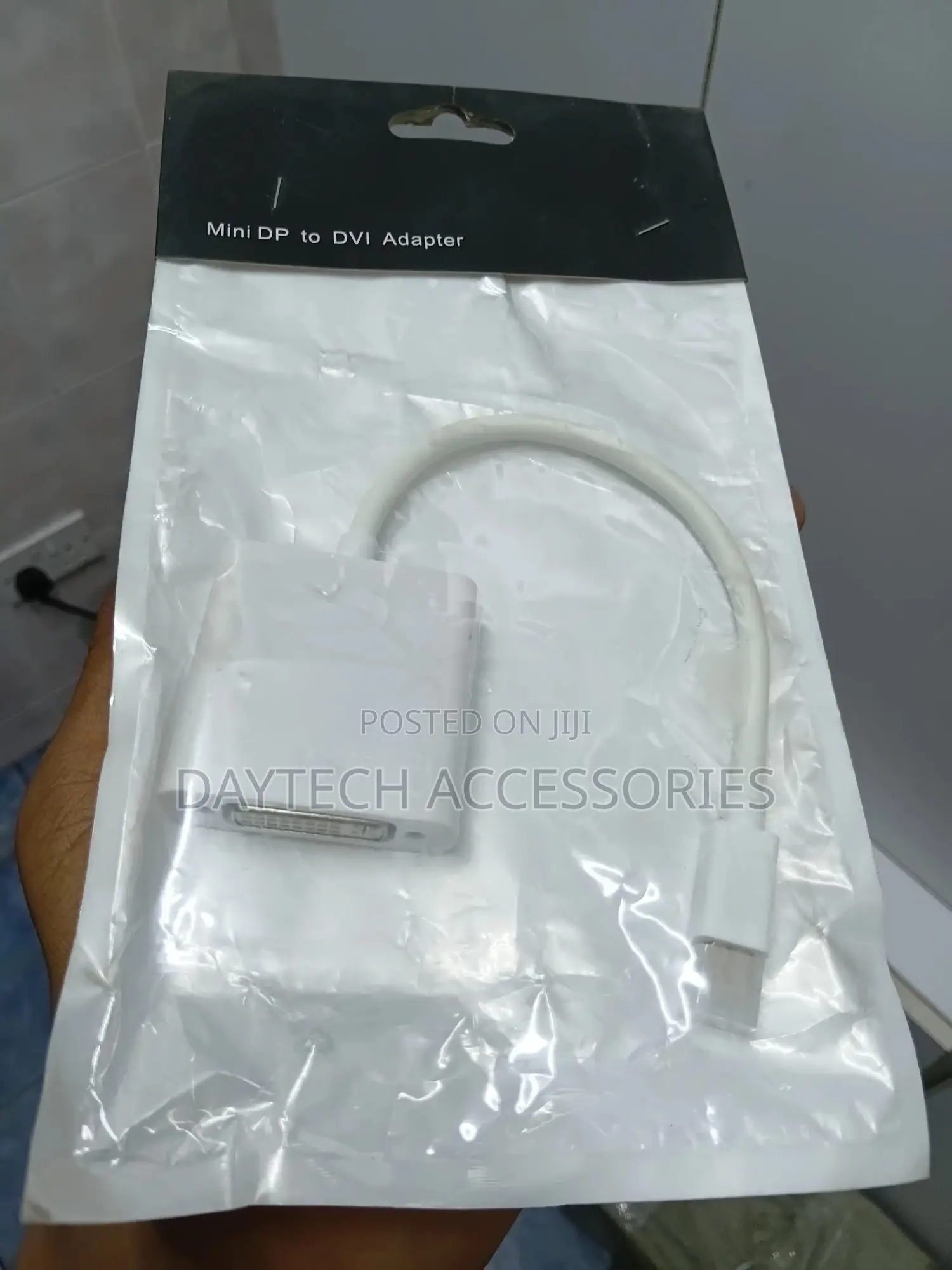 Mini-Displayport to Dvi-D 24+5 Adapter.