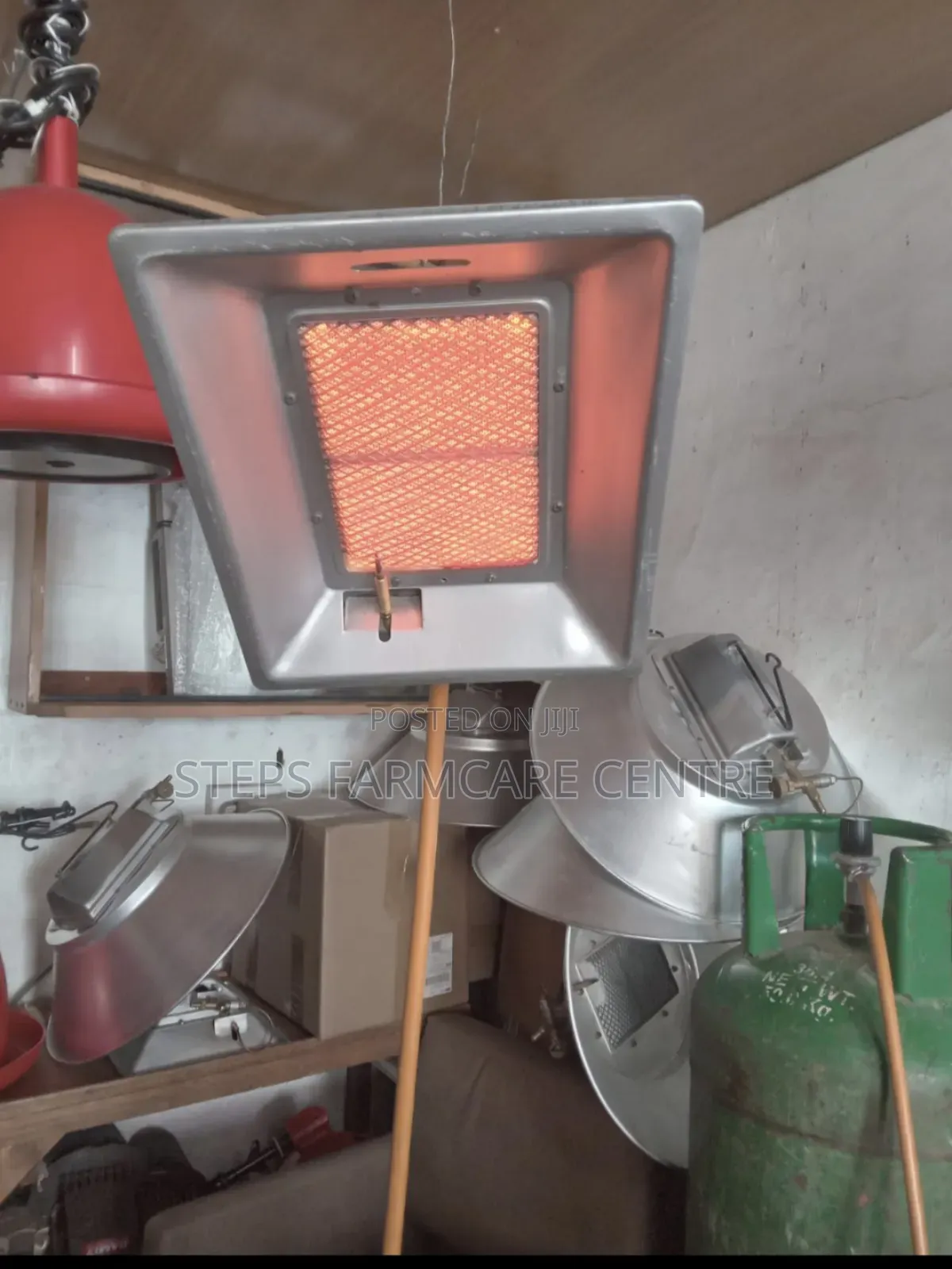 300-1,000 Gas Brooder With Accessories