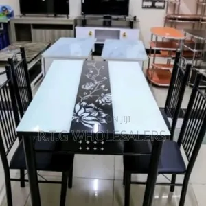 Modern Executive 4‐Seater Dining Table With Chairs
