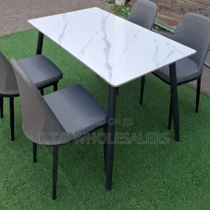 Sleek Executive 4‐Seat Glass Dining Table