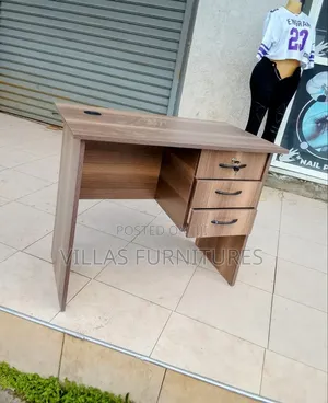 American Wallnat Study Table