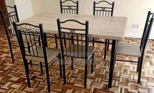 Marble White Sitter Dining Table