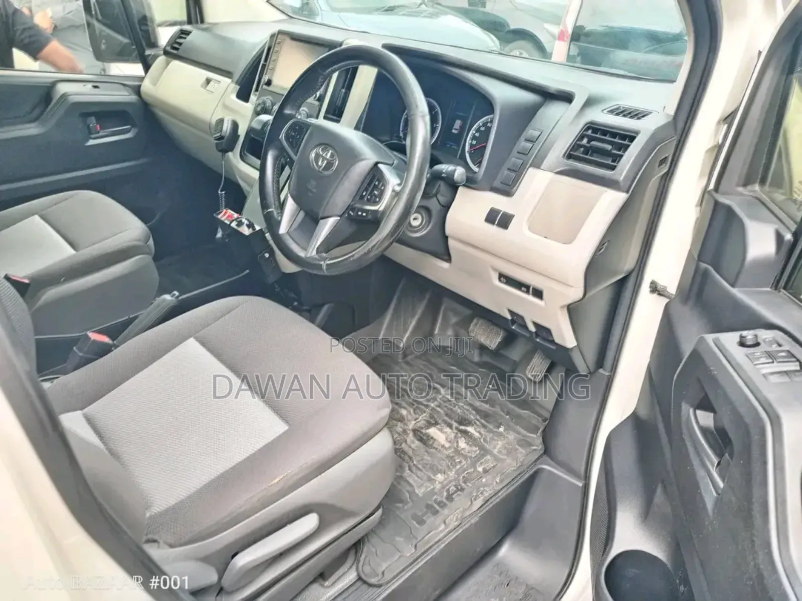 Toyota HiAce 2019 White