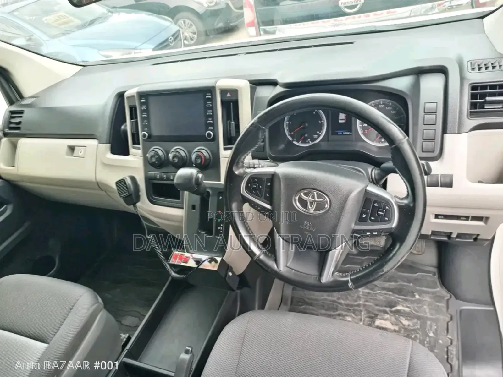 Toyota HiAce 2019 White