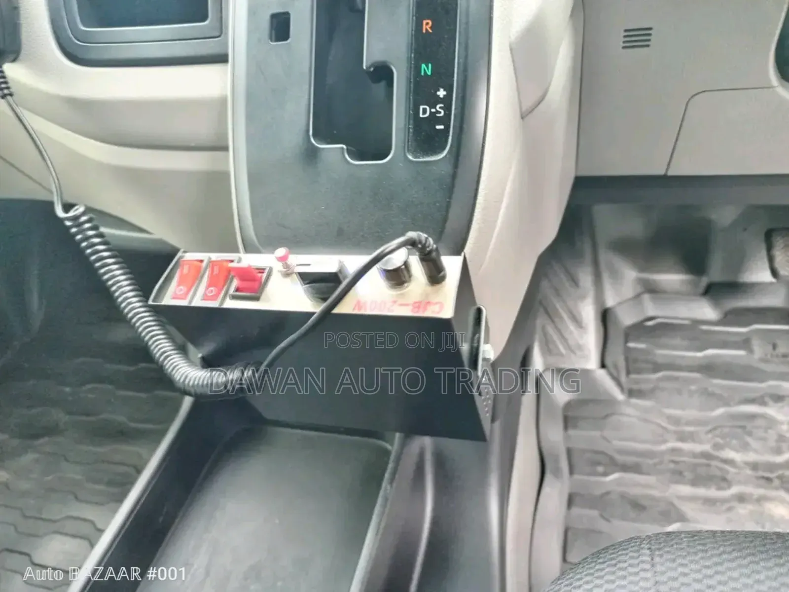 Toyota HiAce 2019 White