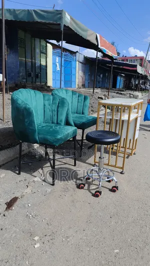 2manicure Seats+1 Table+1 Hydraulic Stool