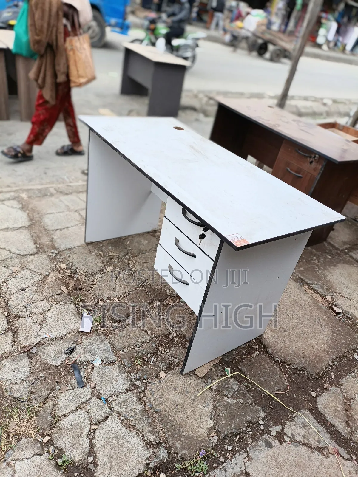 1.2 Meters Office Desks. Quality.