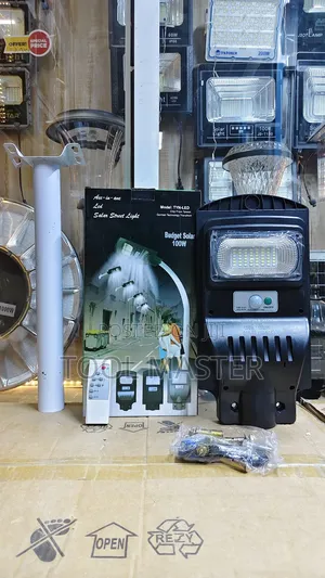 100watts Solar Street Light / Quality Street Light