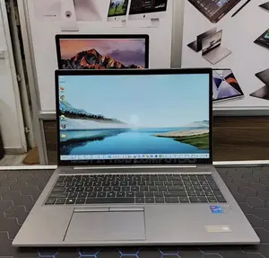 Laptop HP ZBook Firefly G8 32GB Intel Core i7 SSD 512GB