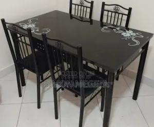 Assembled Neew 4sitter Dinning Table