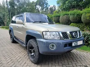 Nissan Patrol 2009 Gold