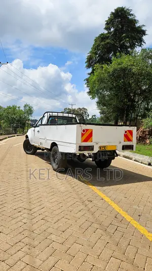 Tata Xenon 2015 White