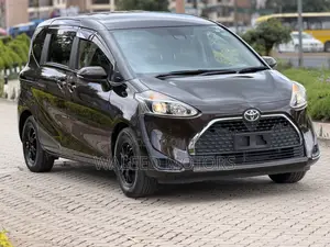 Toyota Sienta 1.5 FWD 2019 Brown