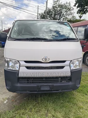 Toyota HiAce 2019 White