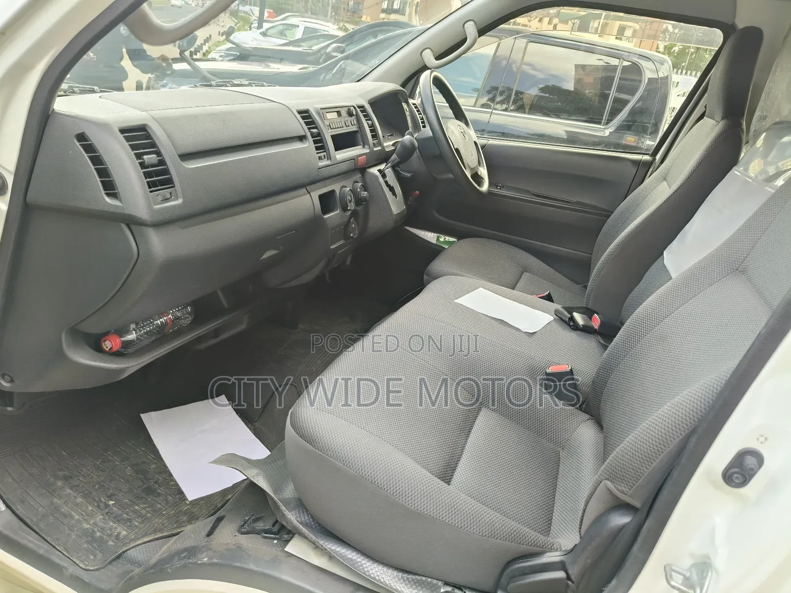 Toyota HiAce 2019 White
