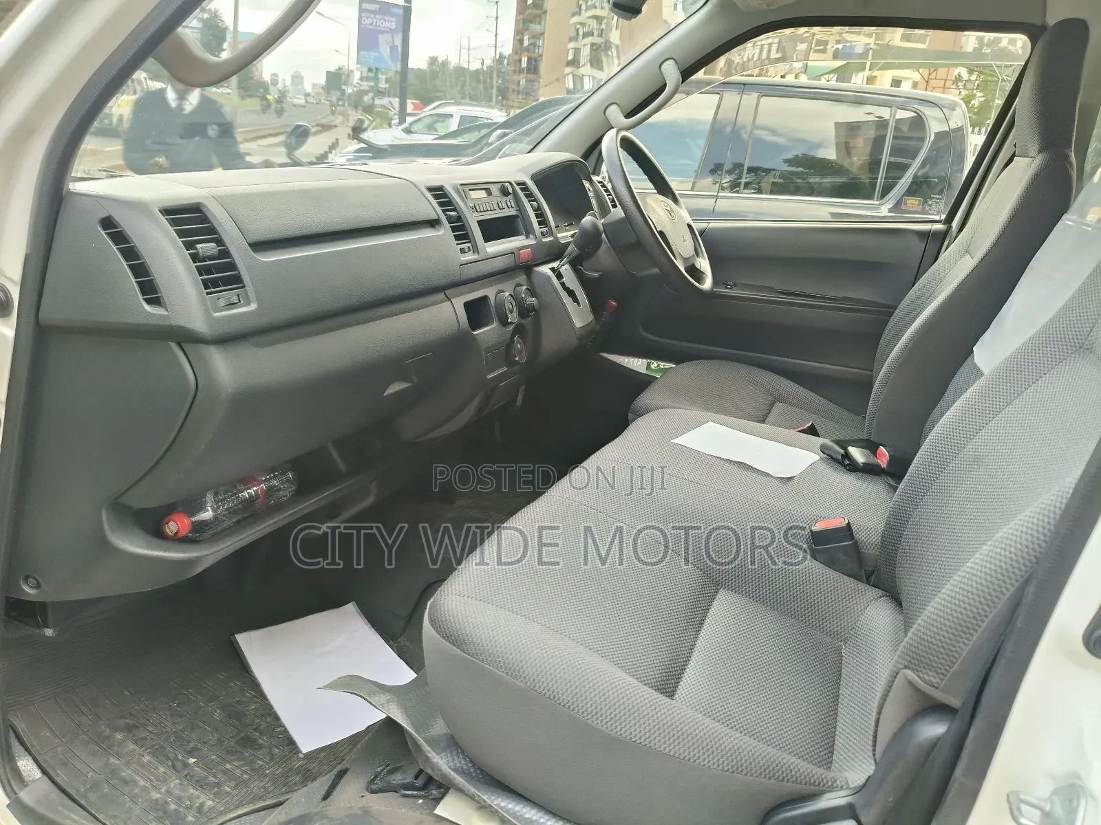 Toyota HiAce 2019 White