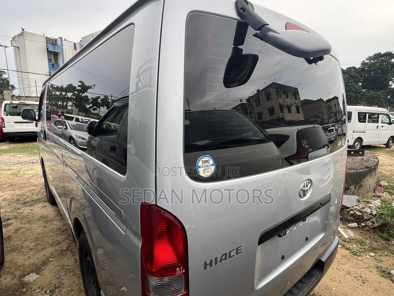 Toyota HiAce 2019 White