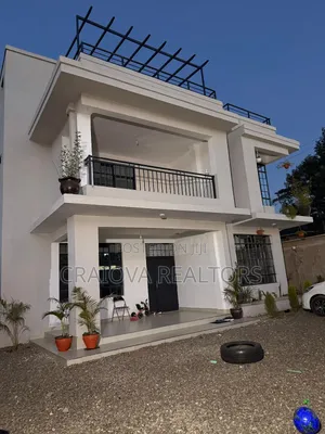 5bdrm Townhouse/Terrace in Kibiku for sale