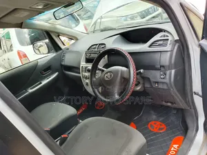 Toyota Ractis 2009 Silver