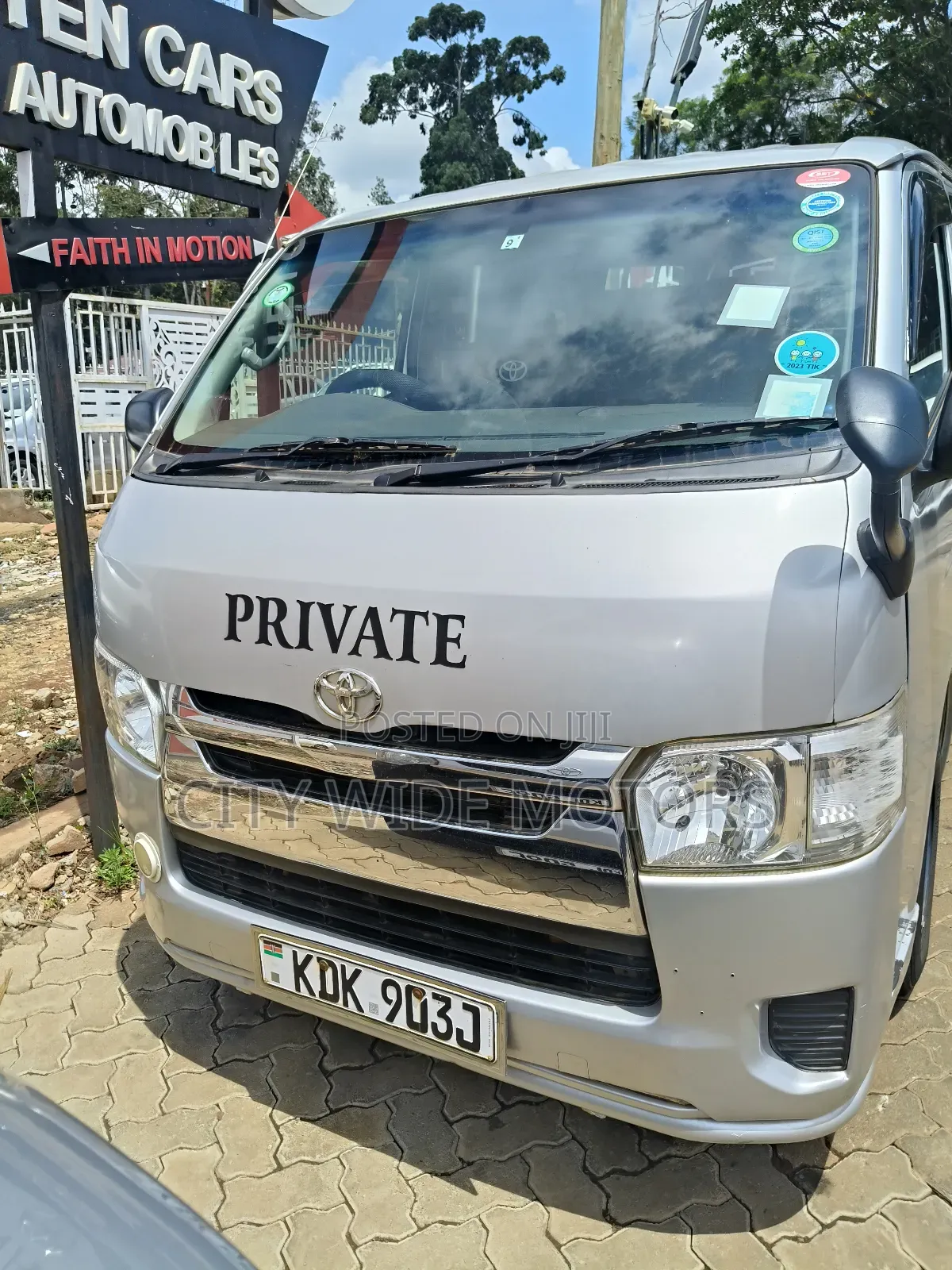 Toyota HiAce 2015 Silver