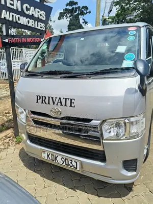 Toyota HiAce 2015 Silver