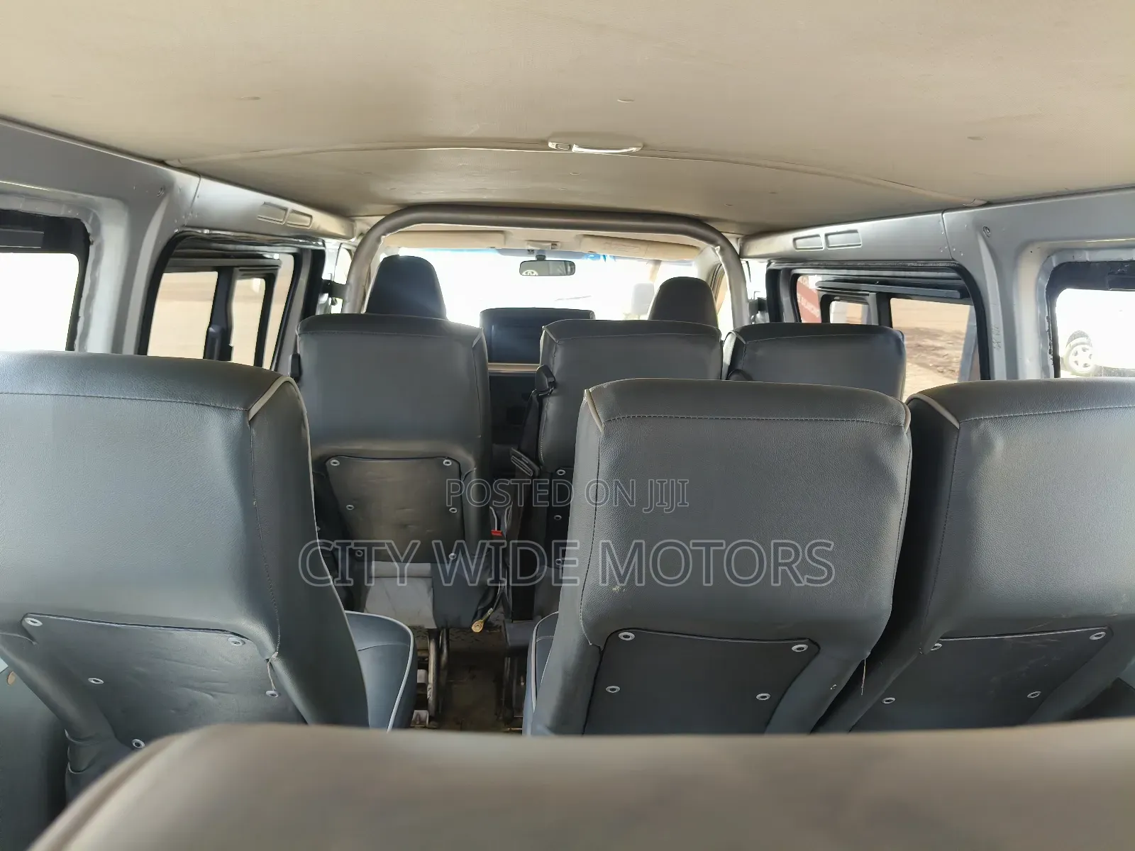 Toyota HiAce 2015 Silver