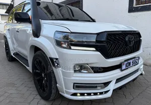 Toyota Land Cruiser 2011 White