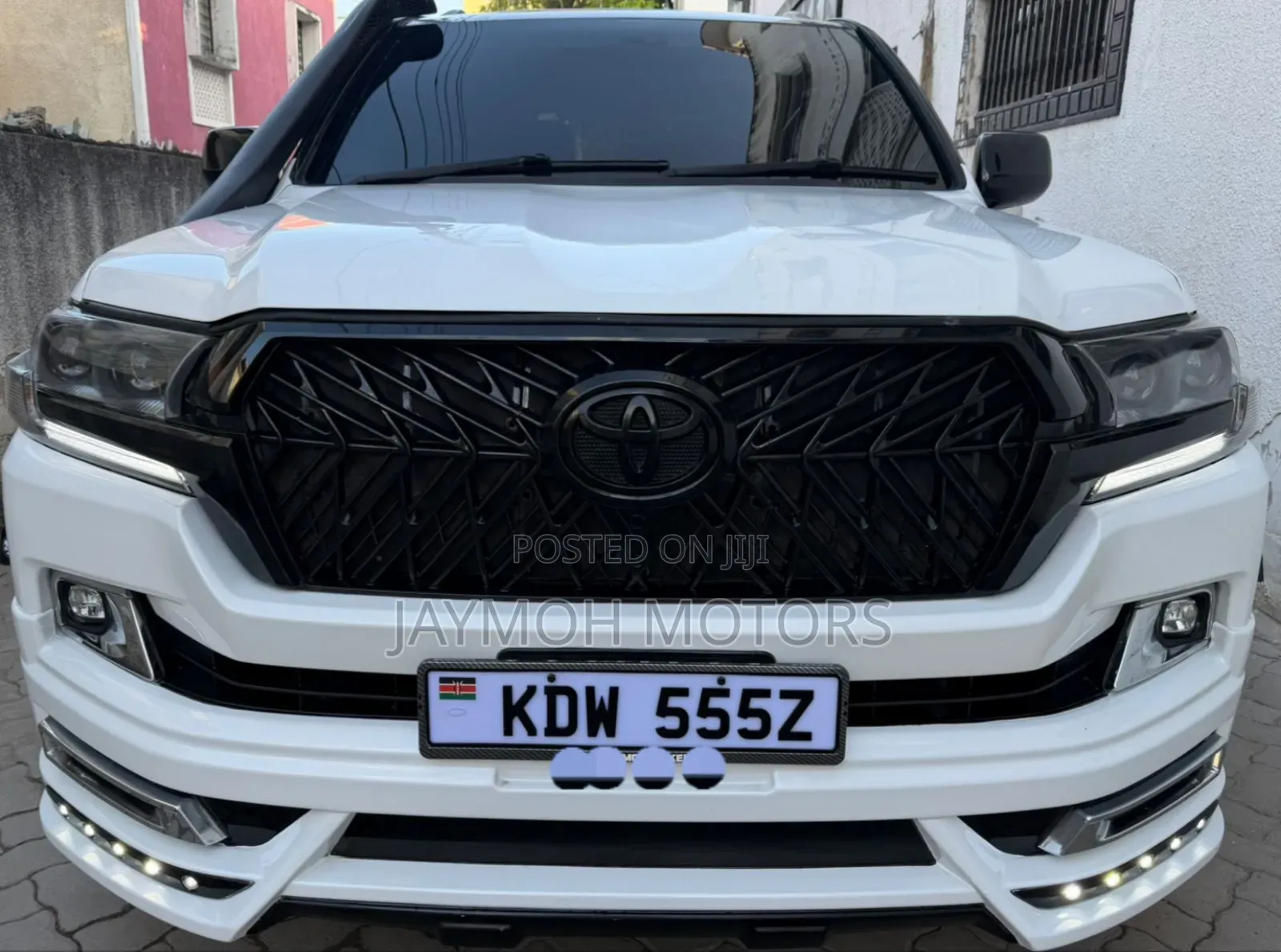 Toyota Land Cruiser 2011 White