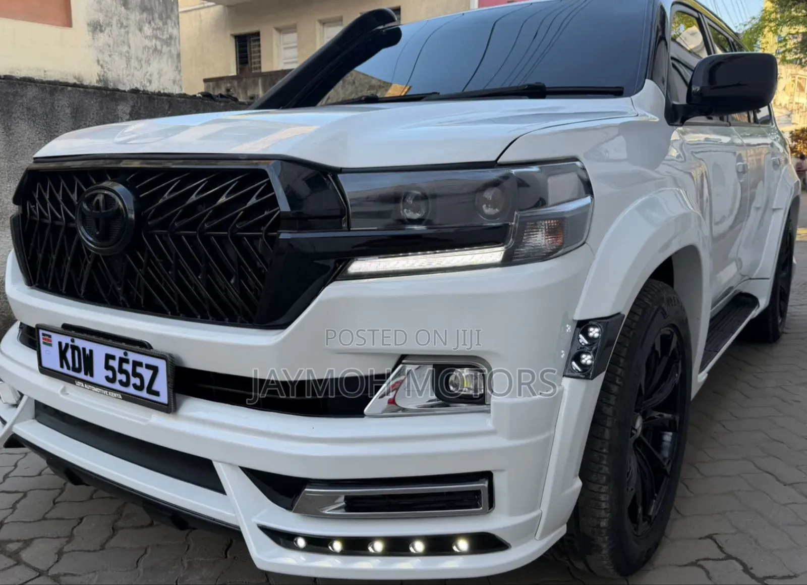 Toyota Land Cruiser 2011 White